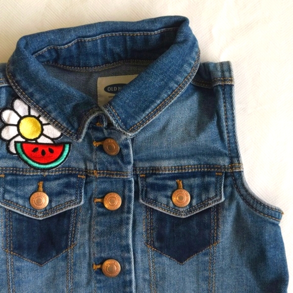 old navy denim jean vest with daisy patch 2T toddler girls - Picture 4 of 7
